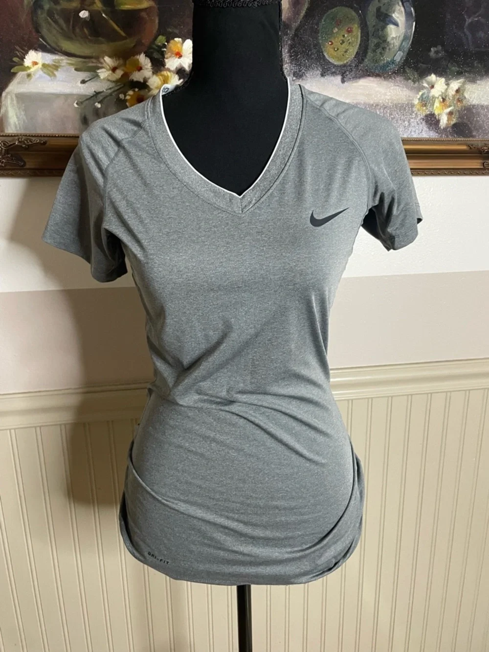 Nike Pro Women's Gray Dri-FIT V-Neck T-Shirt Size S Workout Top